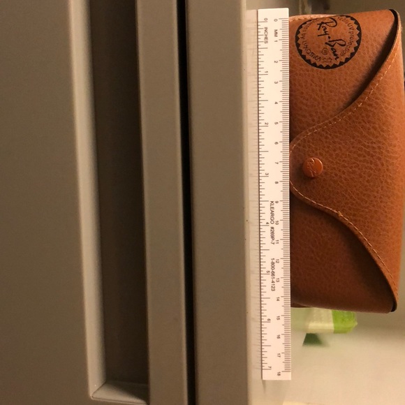 authentic Ray-Ban case with cloth - Picture 3 of 5